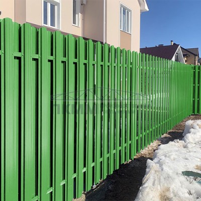 Штакетник П-образный фигурный 16,5х99-0.5 Norman RAL6018