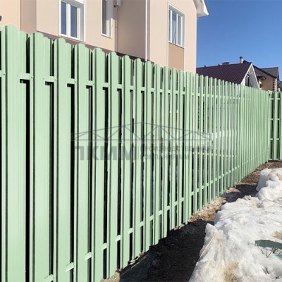 Штакетник П-образный фигурный 16,5х99-0.5 Norman RAL6019