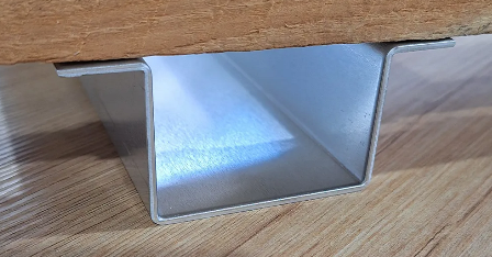 Шляпный профиль с полимерным покрытием