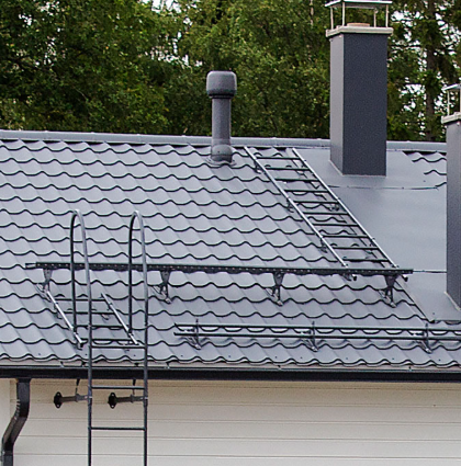 Кровельные лестницы на складе