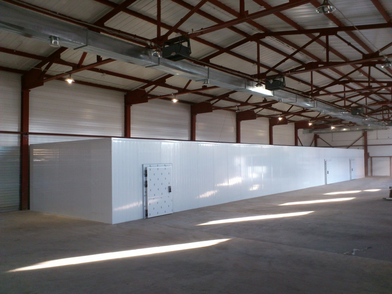 Промышленное помещение из сэндвич-панелей