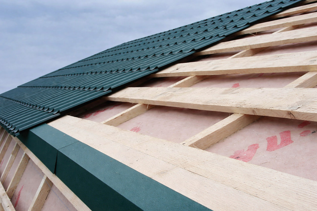 Карнизный узел на коммерческом объекте