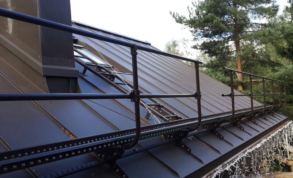 Кровельные ограждения для промышленного здания