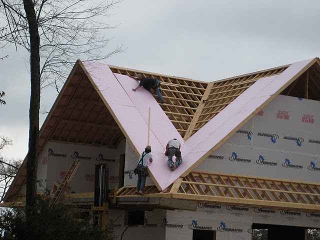 Кровельные сэндвич-панели на объекте